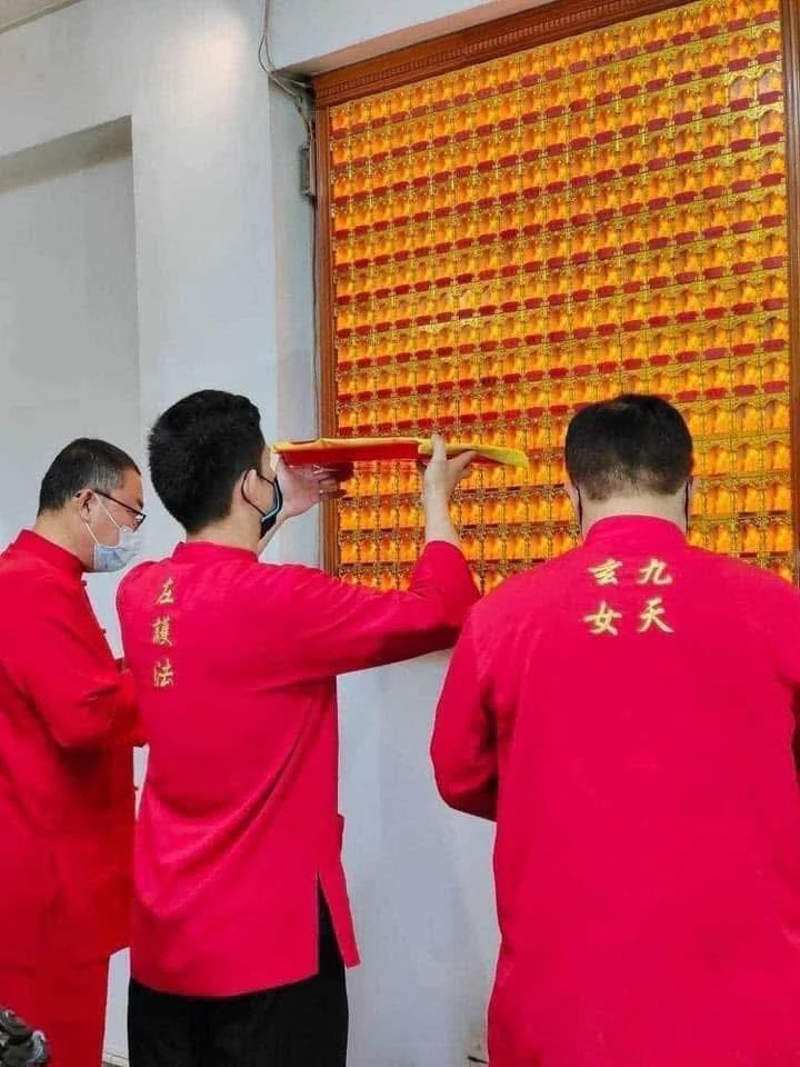 675440582 26494451426885332 5551501934996156034 N