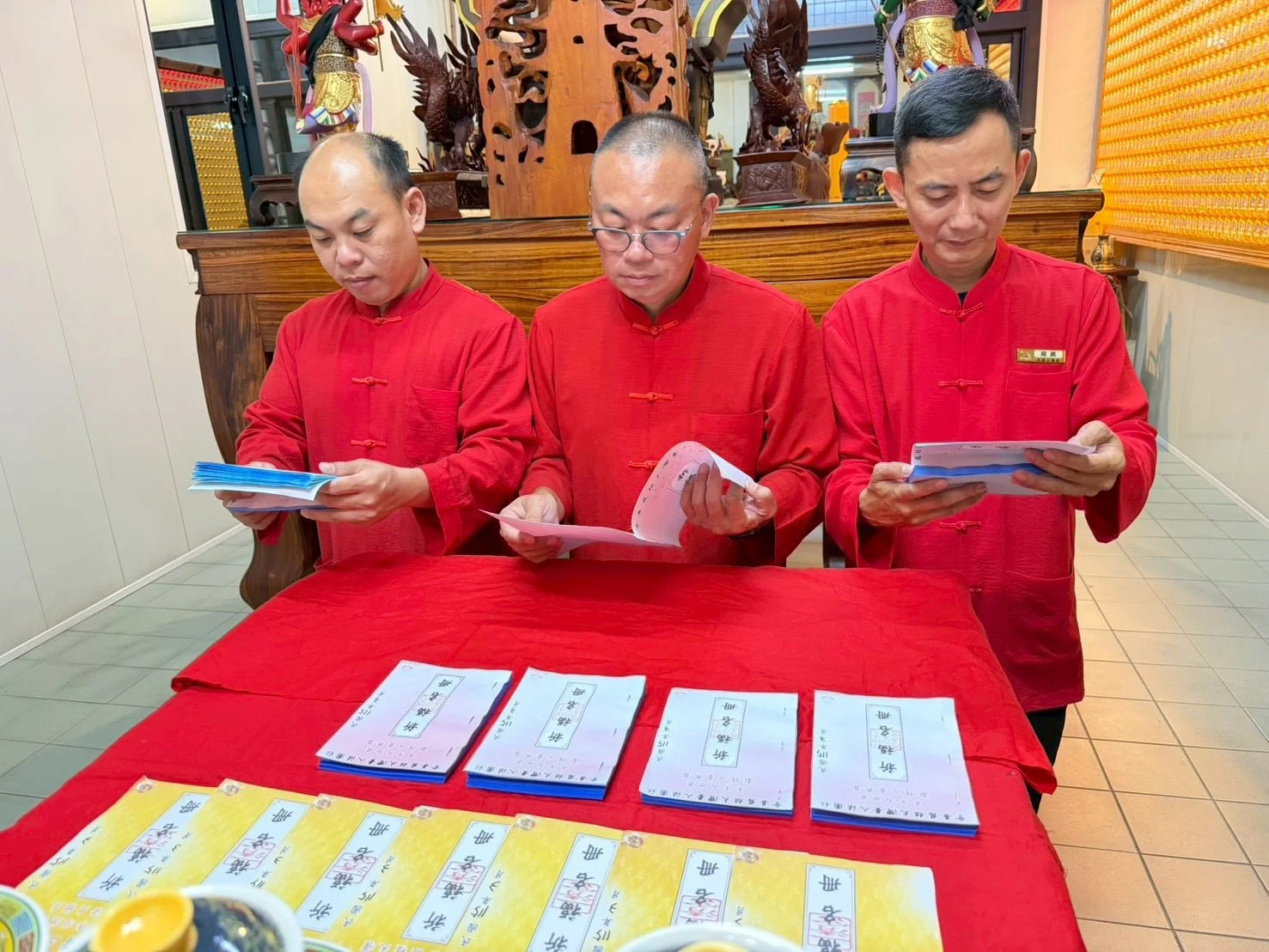 670097656 35742826398641759 8548435662139004166 N